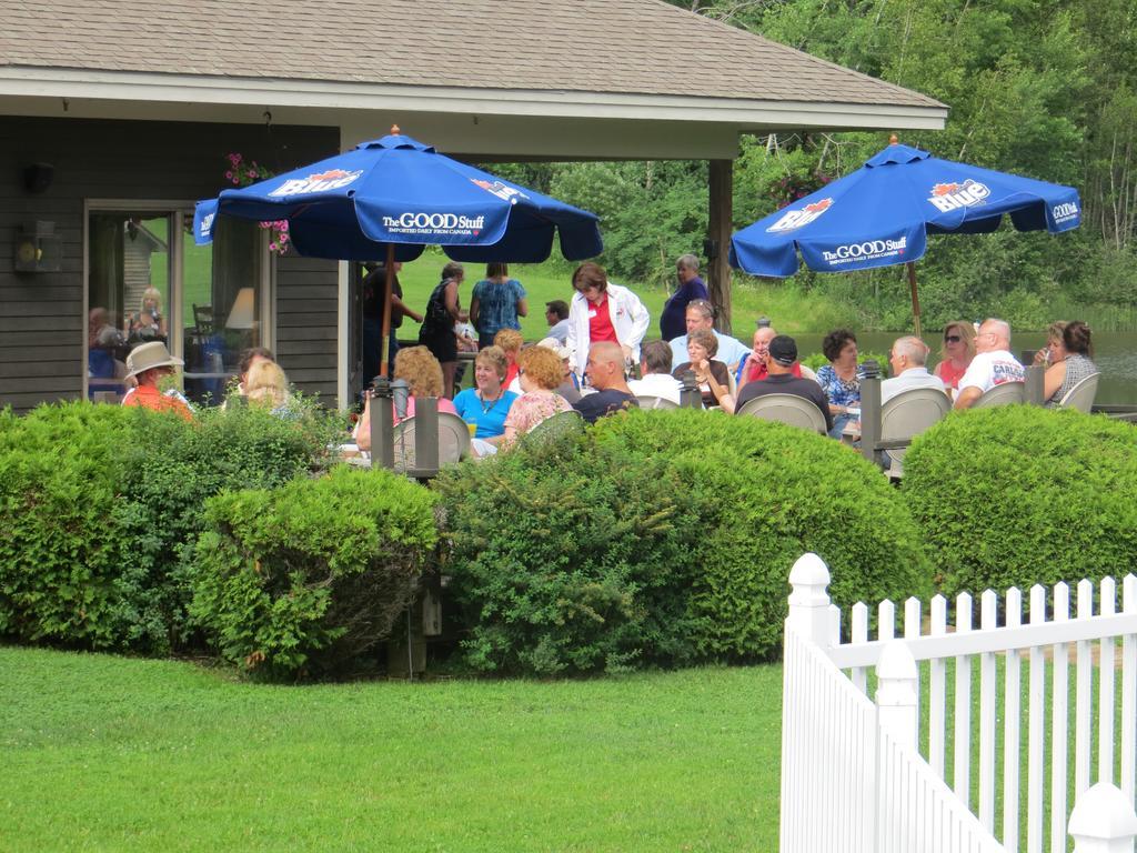 Commodores Inn Stowe Ngoại thất bức ảnh